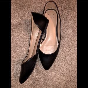 Black Pointed Flats w/gold shimmer Size 7.5W